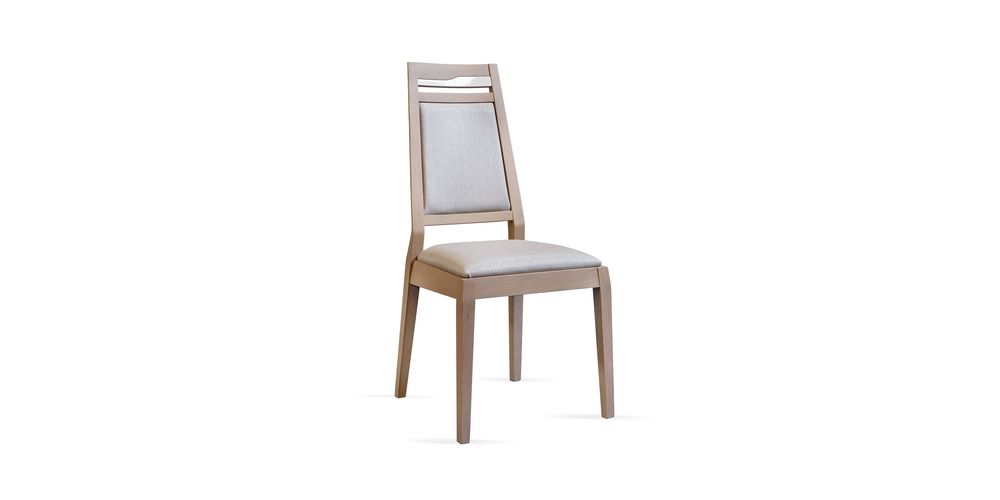 Cadeira com estrutura em carvalho e lacado